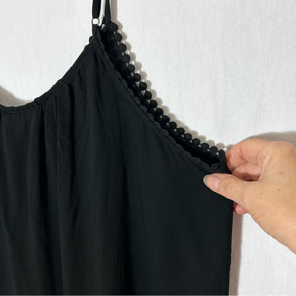 LUQ Black Embroidered Summer Sleeveless Camisole Blouse size XL (3) - Picture 5 of 6